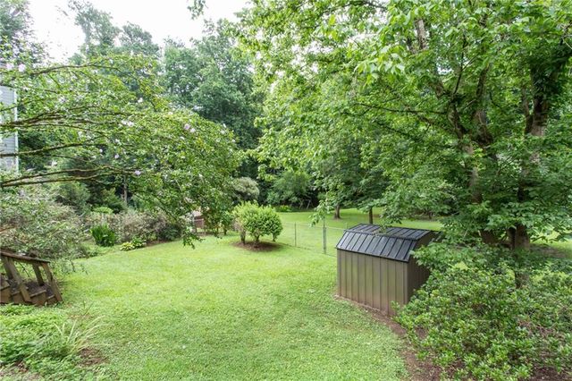 1640 Belle Isle Circle NE, Atlanta, GA 30329