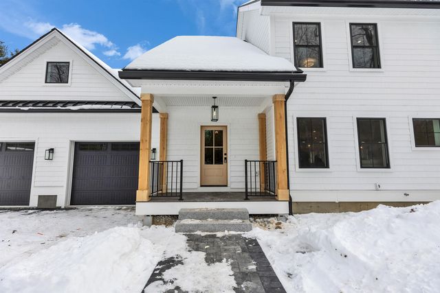 27 Beaver Lane, Bedford, NH 03110