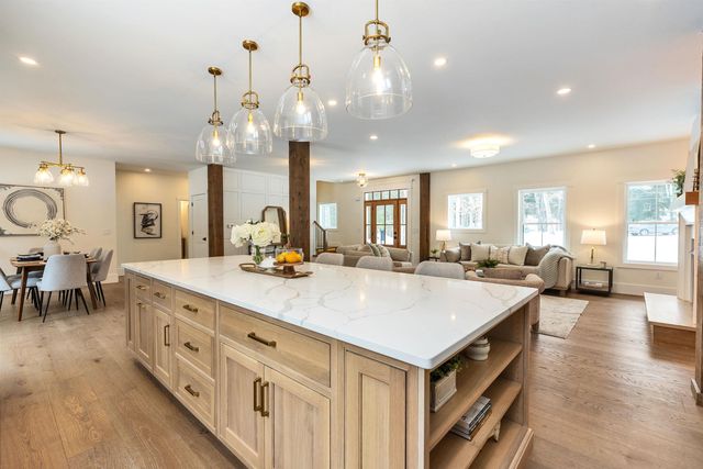 27 Beaver Lane, Bedford, NH 03110