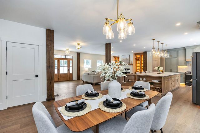 27 Beaver Lane, Bedford, NH 03110