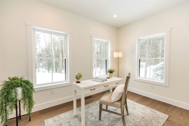 27 Beaver Lane, Bedford, NH 03110