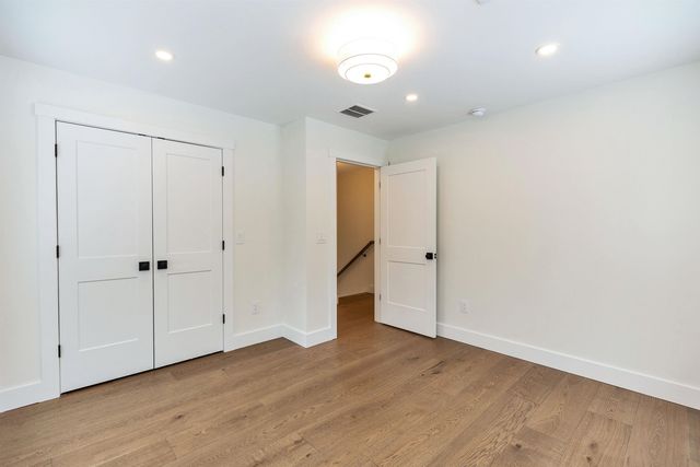 27 Beaver Lane, Bedford, NH 03110