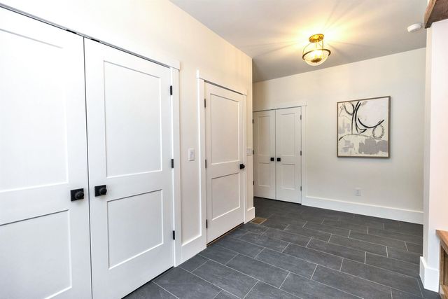 27 Beaver Lane, Bedford, NH 03110