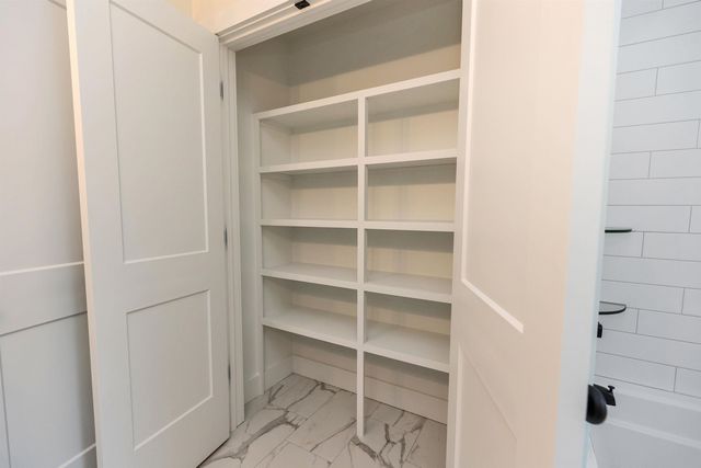 27 Beaver Lane, Bedford, NH 03110