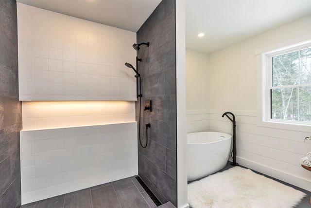 27 Beaver Lane, Bedford, NH 03110