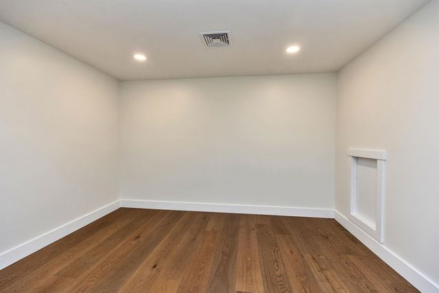 27 Beaver Lane, Bedford, NH 03110