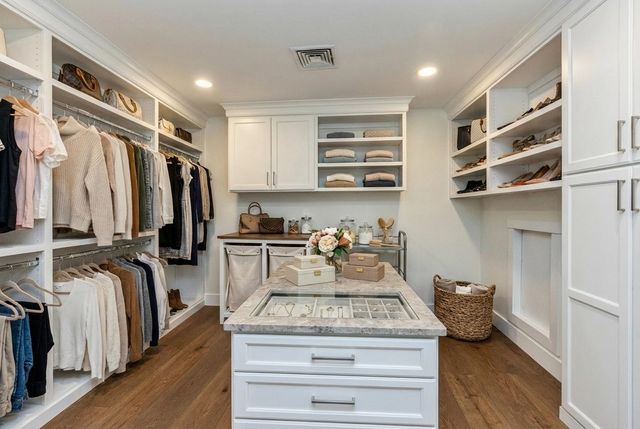 27 Beaver Lane, Bedford, NH 03110