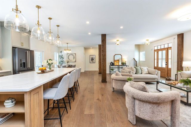 27 Beaver Lane, Bedford, NH 03110