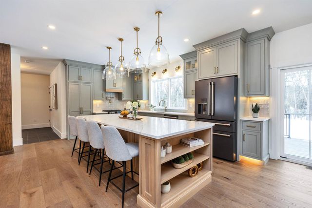 27 Beaver Lane, Bedford, NH 03110