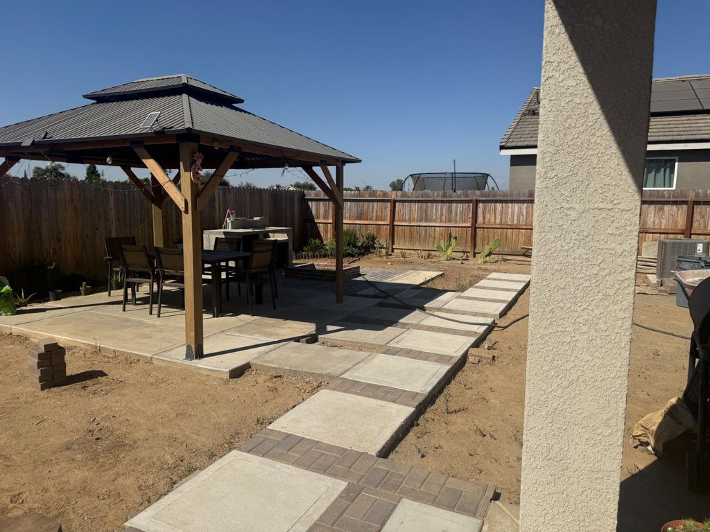 Image 3 of property listing at 1187 Ambrosia Lane, Madera, CA 93638