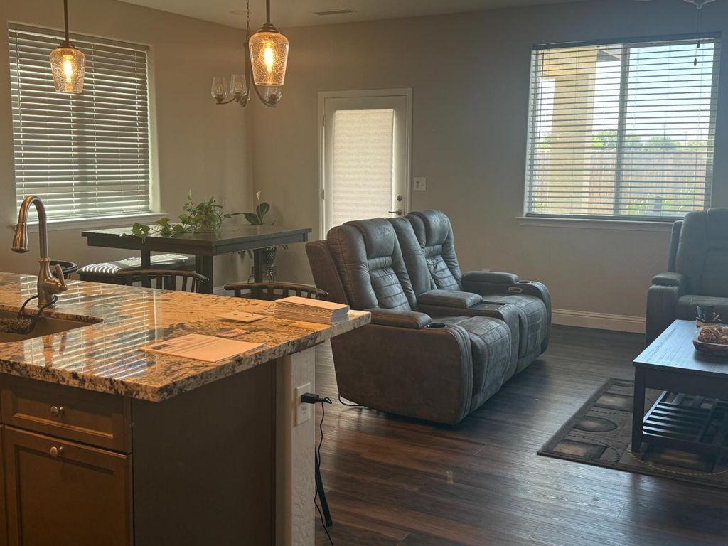 Image 5 of property listing at 1187 Ambrosia Lane, Madera, CA 93638