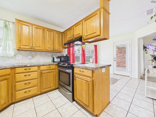 6006 VAN DORN DRIVE, Wichita Falls, TX 76310