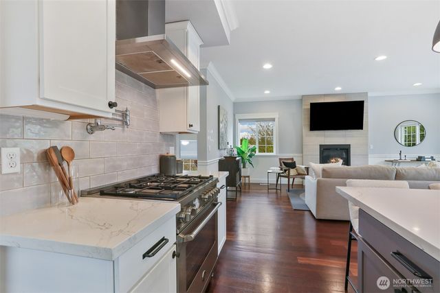 8050 29th Avenue NW, Seattle, WA 98117