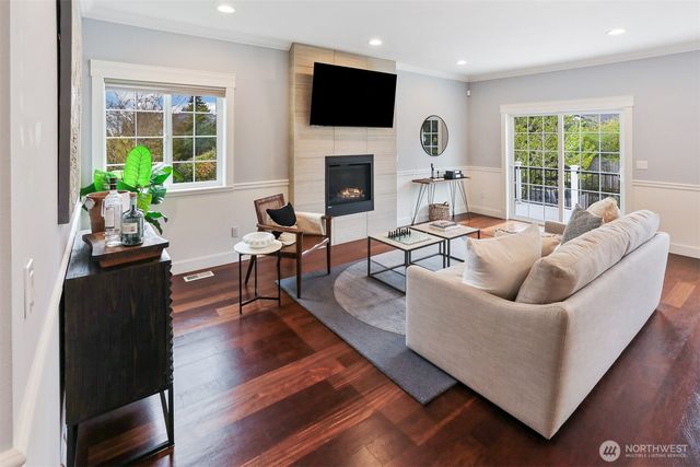 8050 29th Avenue NW, Seattle, WA 98117