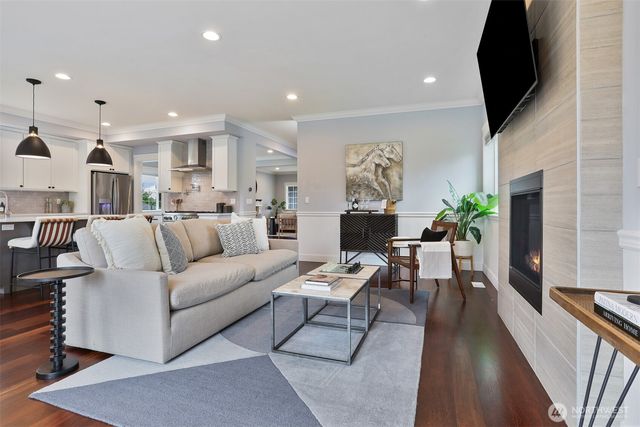 8050 29th Avenue NW, Seattle, WA 98117