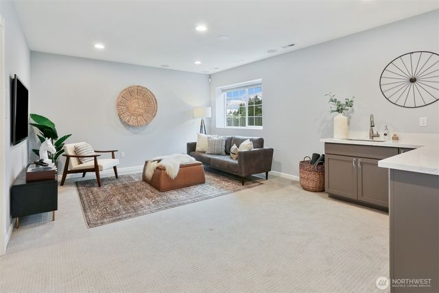 8050 29th Avenue NW, Seattle, WA 98117