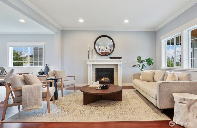 8050 29th Avenue NW, Seattle, WA 98117