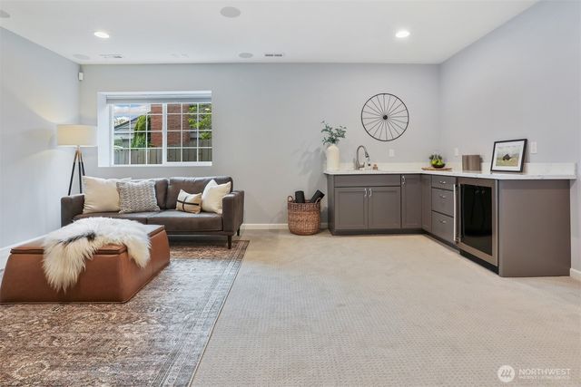 8050 29th Avenue NW, Seattle, WA 98117