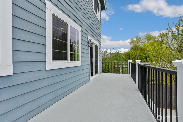 8050 29th Avenue NW, Seattle, WA 98117