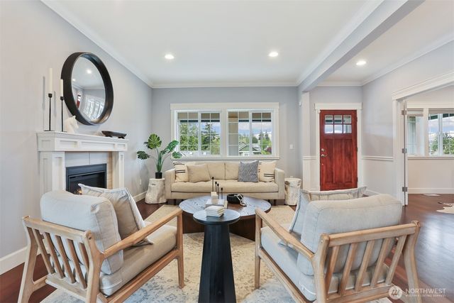 8050 29th Avenue NW, Seattle, WA 98117