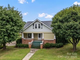 173 Wesley Street, Canton, NC 28716