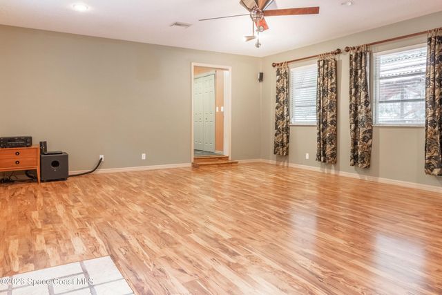 544 S Wildwood Lane, Melbourne, FL 32904