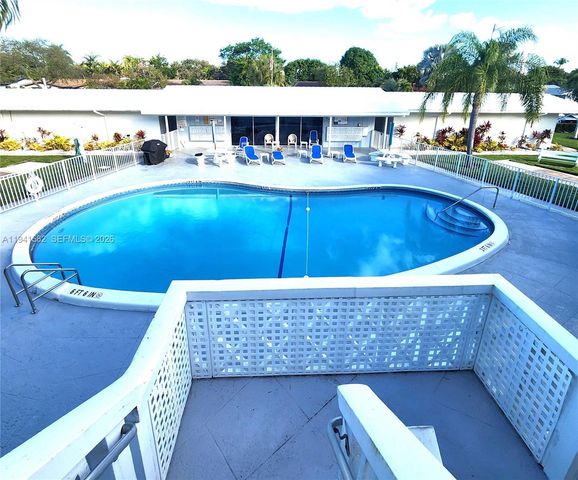 2170 NE 51st Ct B23, Fort Lauderdale, FL 33308