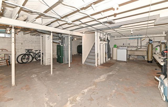 S77W15886 Woods ROAD, Muskego, WI 53150