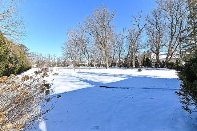 S77W15886 Woods ROAD, Muskego, WI 53150