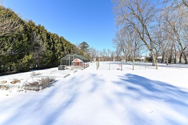 S77W15886 Woods ROAD, Muskego, WI 53150