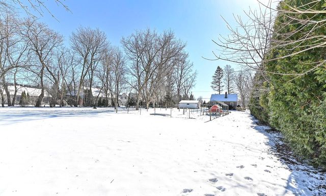 S77W15886 Woods ROAD, Muskego, WI 53150