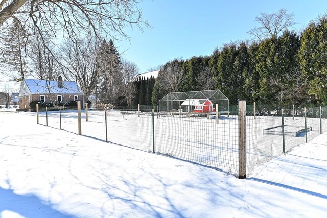 S77W15886 Woods ROAD, Muskego, WI 53150