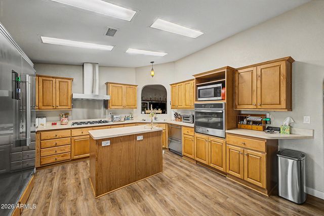 16001 N 70TH Drive, Peoria, AZ 85382