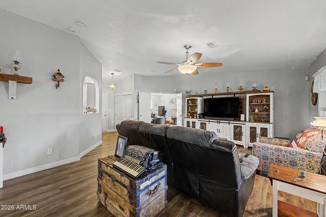 16001 N 70TH Drive, Peoria, AZ 85382