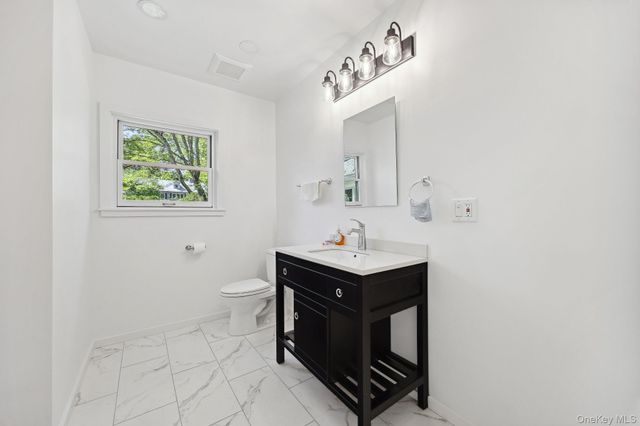 28 Paddington Road, Scarsdale, NY 10583