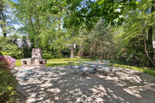 28 Paddington Road, Scarsdale, NY 10583