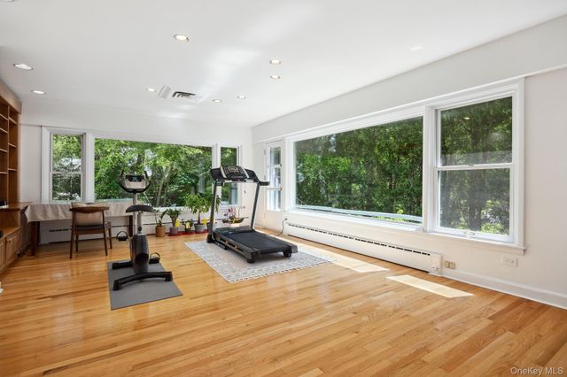 28 Paddington Road, Scarsdale, NY 10583