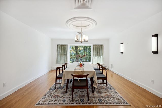 28 Paddington Road, Scarsdale, NY 10583