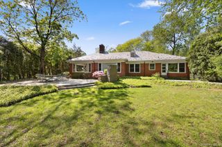 28 Paddington Road, Scarsdale, NY 10583