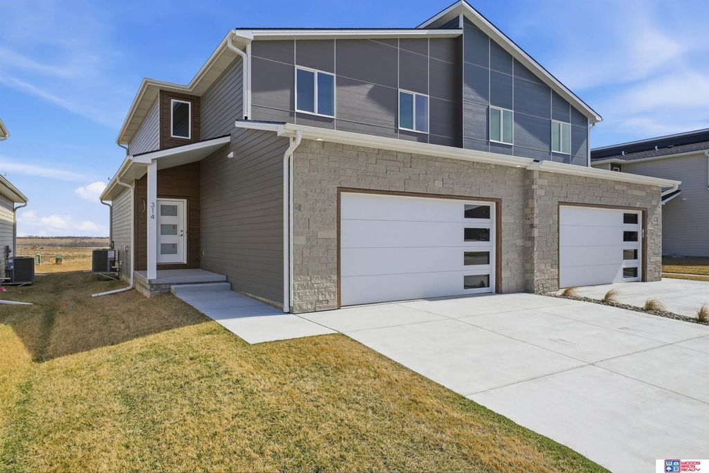 314 N 105th Street, Lincoln, NE 68527