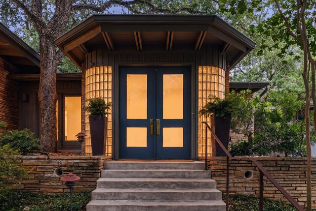 3304 Cherry Tree CIR, Austin, TX 78731