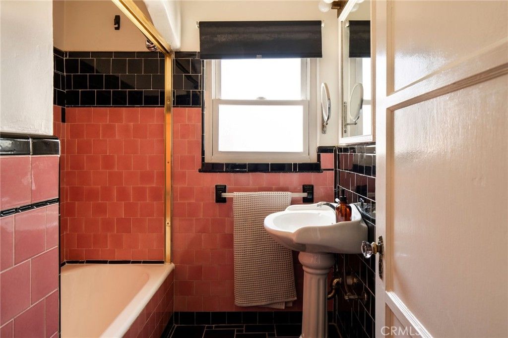 Image 14 of property listing at 11318 Martha, North Hollywood, CA 91601
