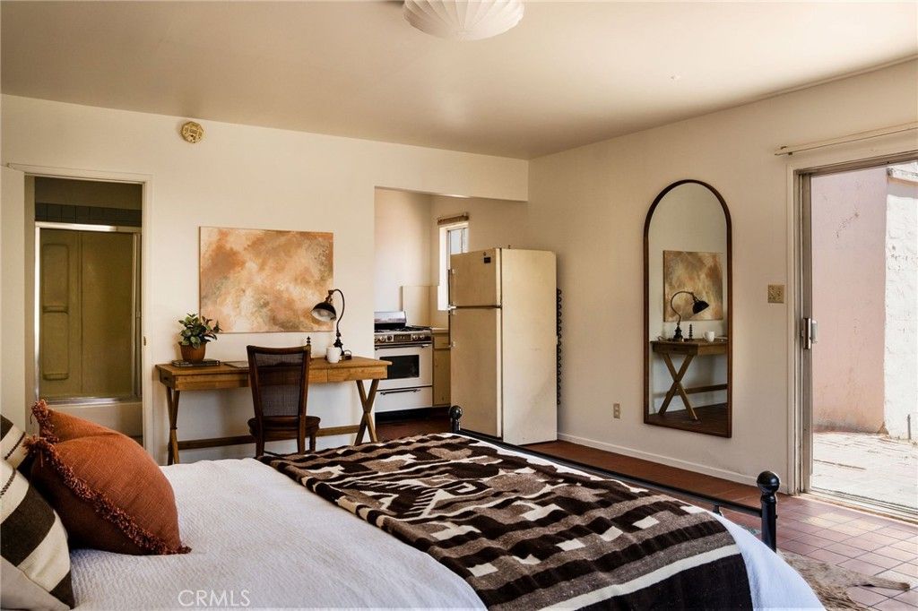 Image 29 of property listing at 11318 Martha, North Hollywood, CA 91601