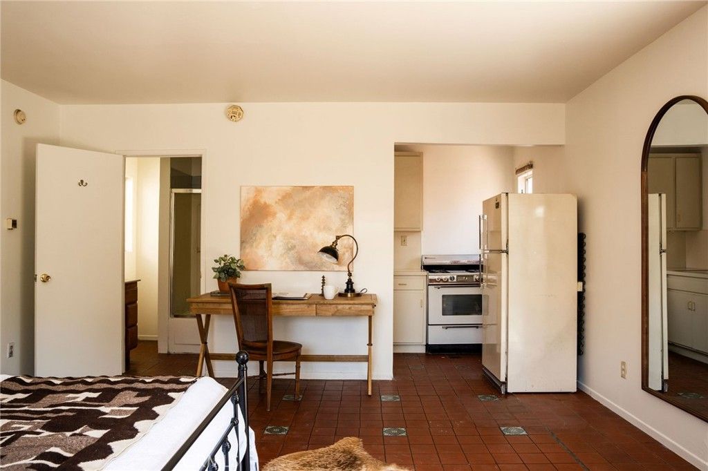 Image 31 of property listing at 11318 Martha, North Hollywood, CA 91601