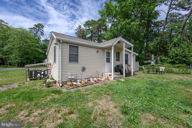 204 E LAKESHORE DR, Browns Mills, NJ 08015