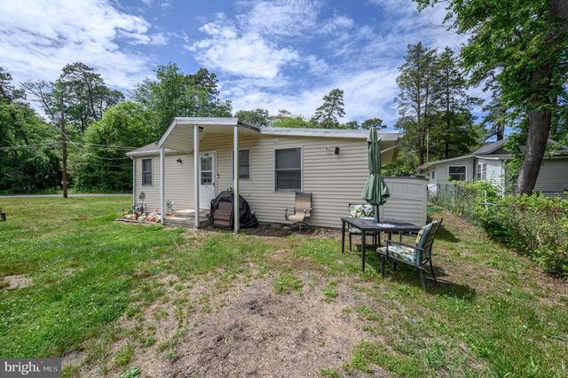 204 E LAKESHORE DR, Browns Mills, NJ 08015