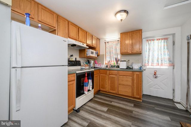 204 E LAKESHORE DR, Browns Mills, NJ 08015