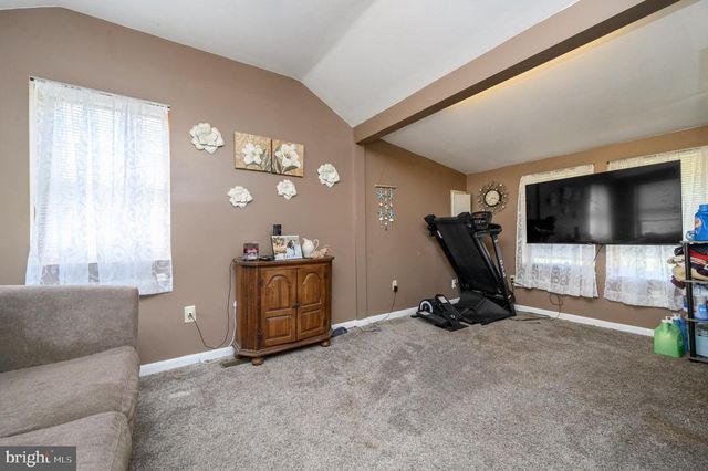 204 E LAKESHORE DR, Browns Mills, NJ 08015