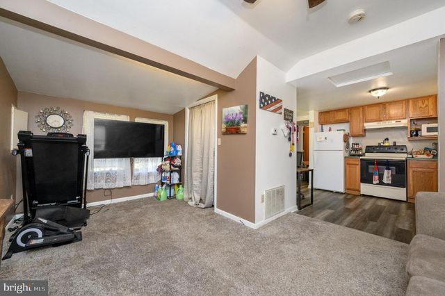 204 E LAKESHORE DR, Browns Mills, NJ 08015