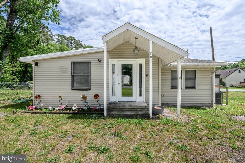 204 E LAKESHORE DR, Browns Mills, NJ 08015